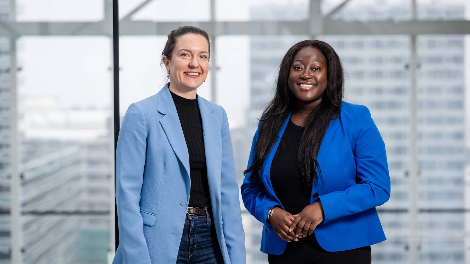 Rieneke Boterenbrood (links) en Evelien Bruce (rechts)