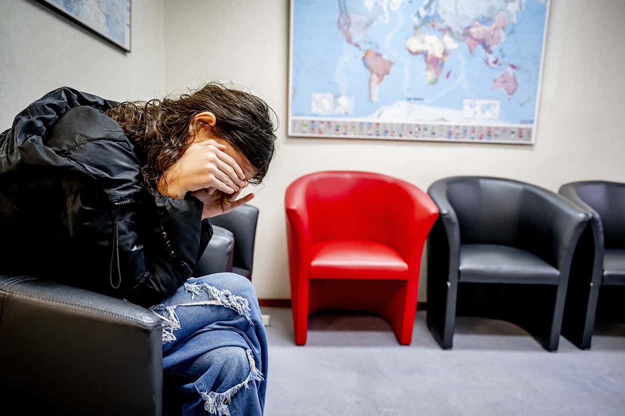 Dublinclaimant zit in wachtruimte