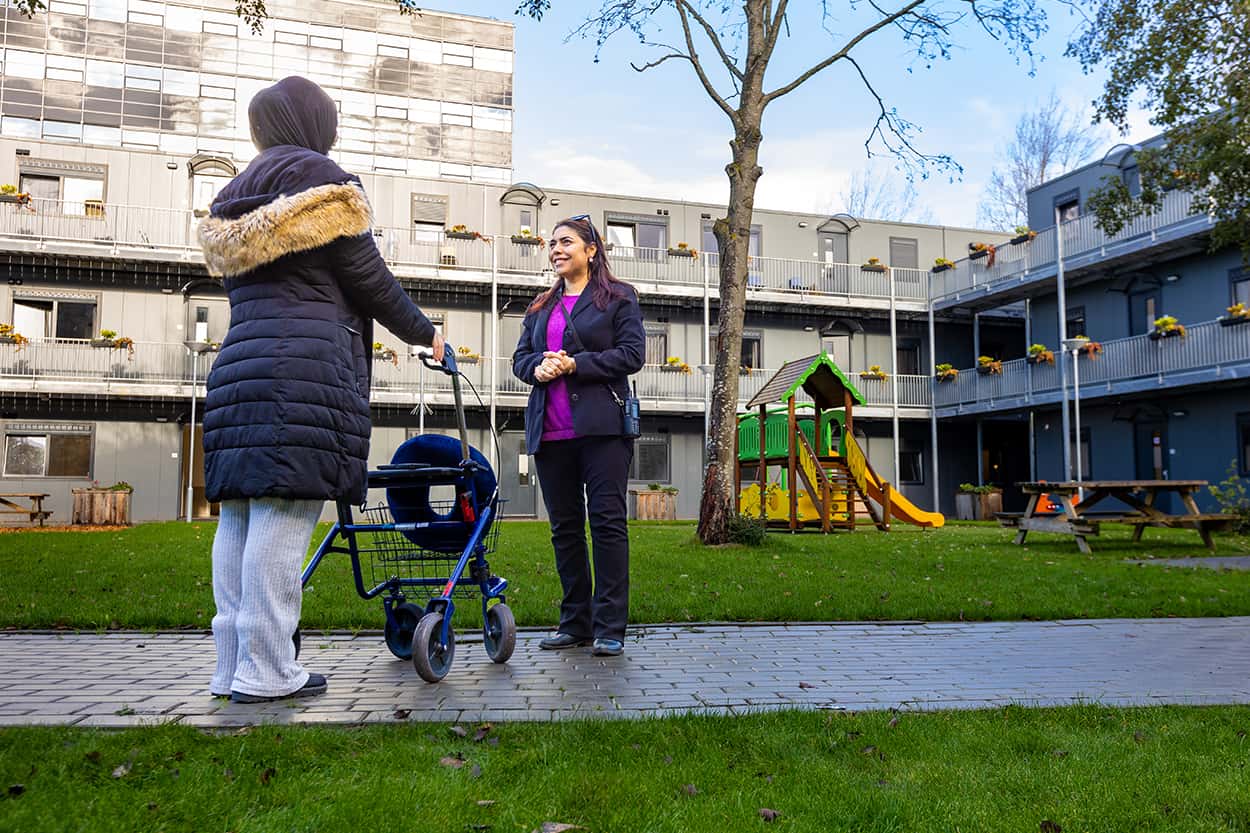 Sozdar Khalaf, programmabegeleider en functiecoach in azc Gouda